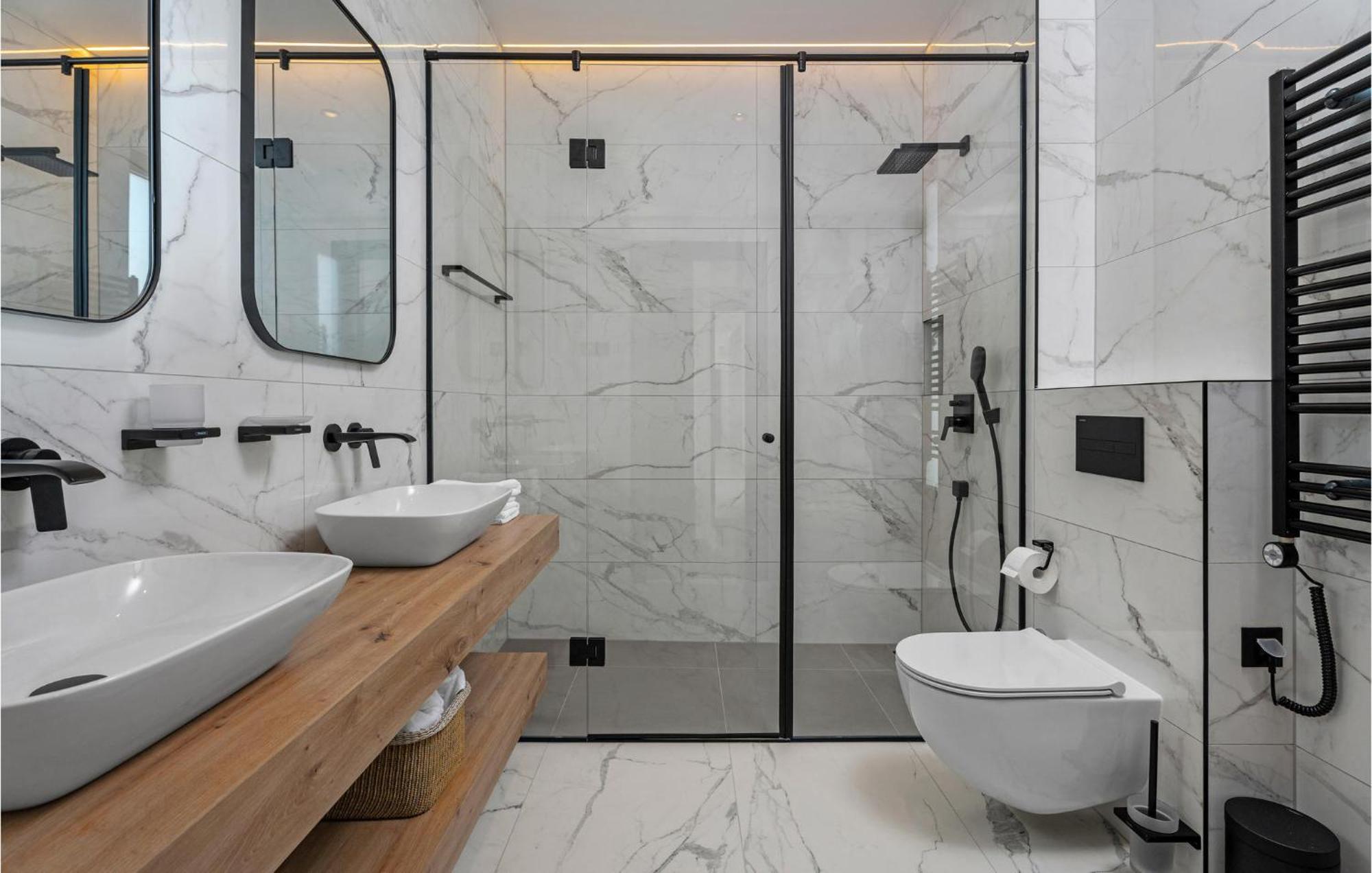 Beautiful Home In Omis With Kitchen Eksteriør bilde