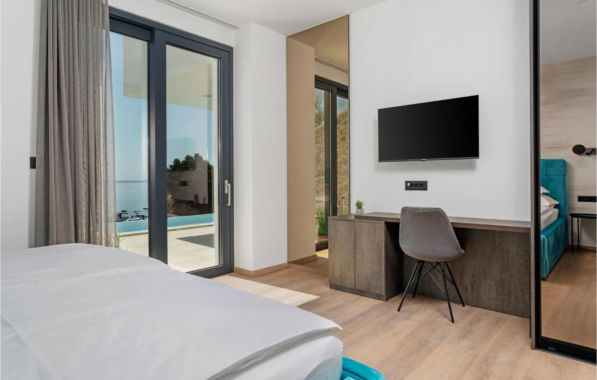 Beautiful Home In Omis With Kitchen Eksteriør bilde