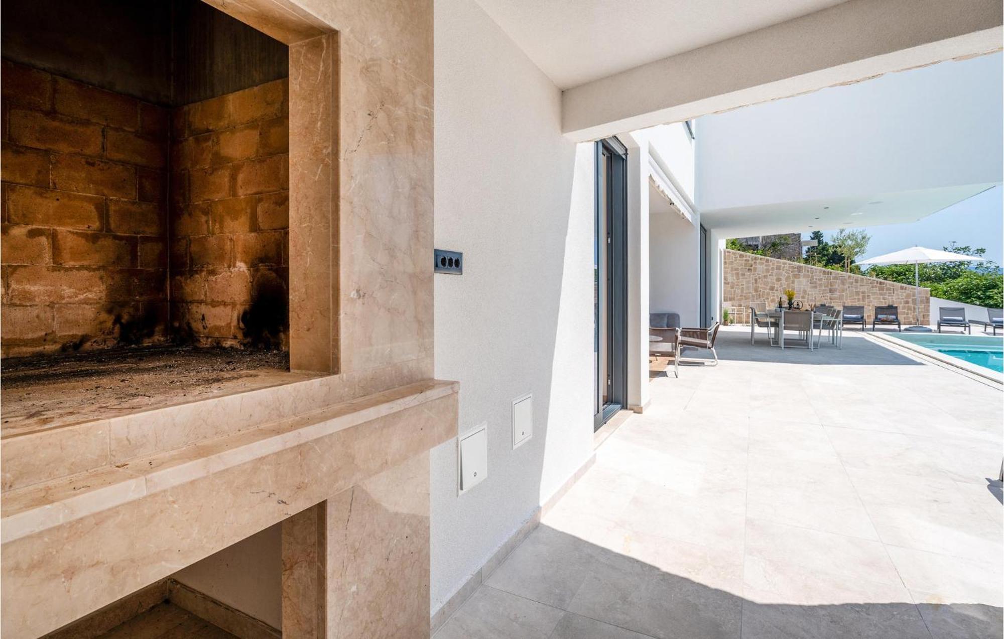 Beautiful Home In Omis With Kitchen Eksteriør bilde