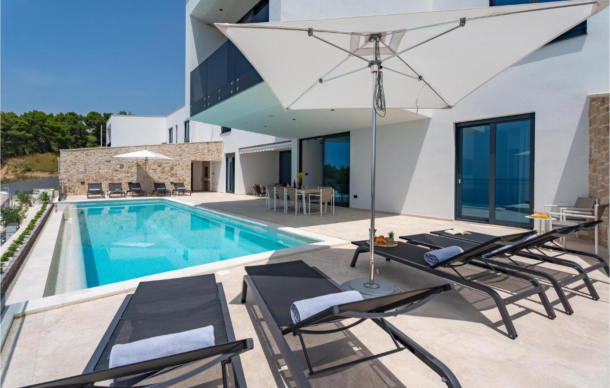 Beautiful Home In Omis With Kitchen Eksteriør bilde